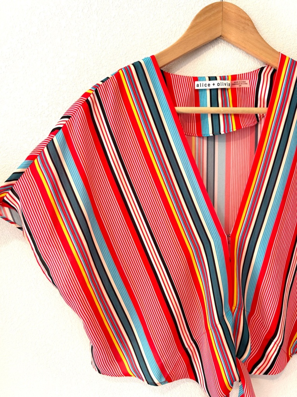 Alice + Olivia x REVOLVE Lydia Striped Tie Front Dolman Crop Top Summer Size S - Picture 4 of 7